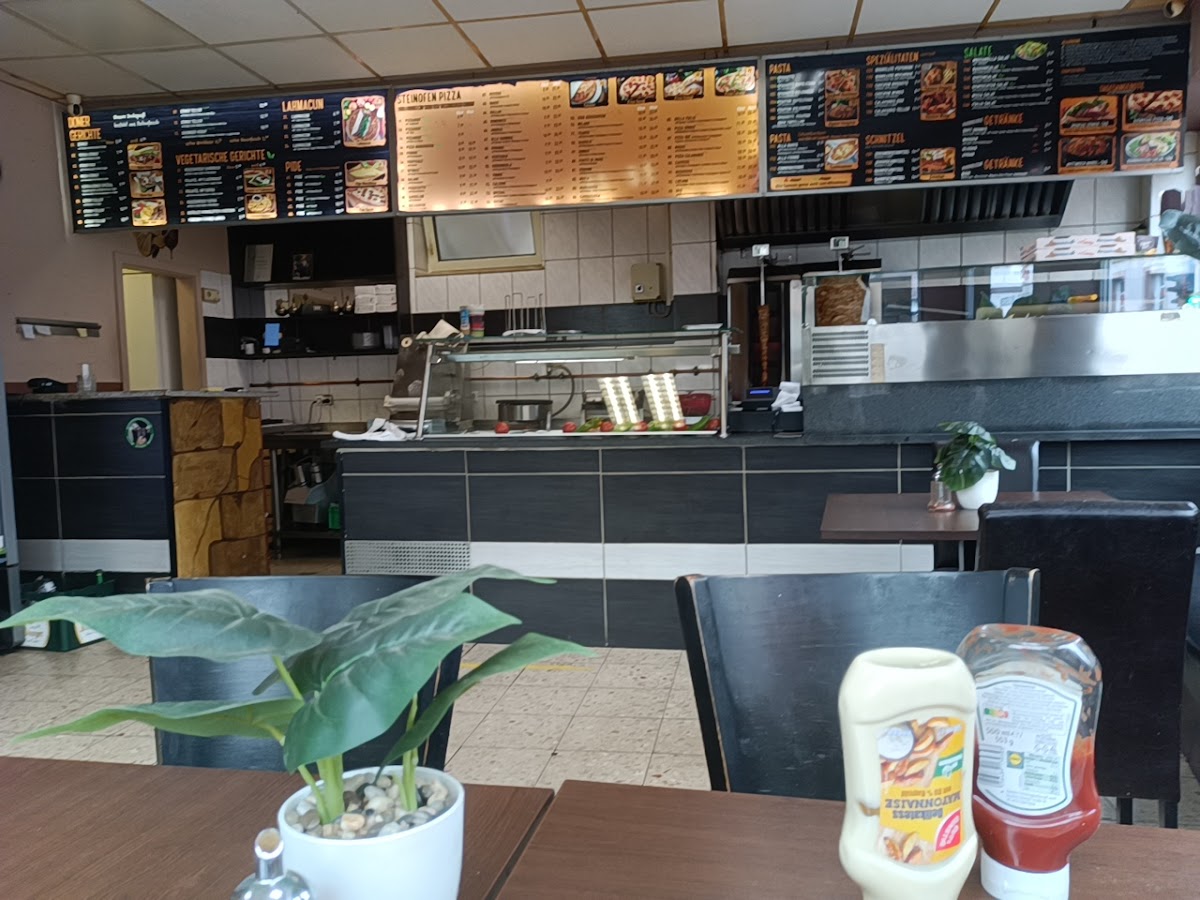 Baris Döner Pizzahaus & Louge-4